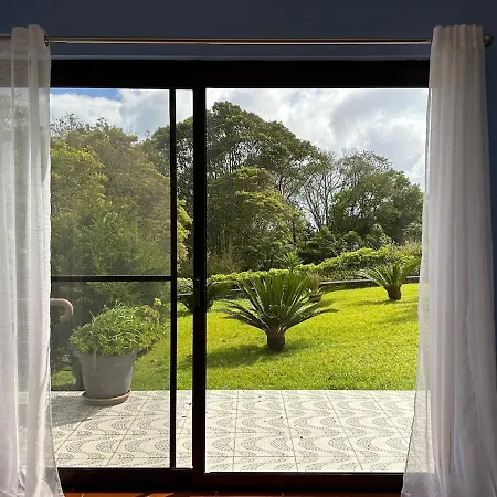 Quinta Ananas Pineapple Farm * Понта-Делгада